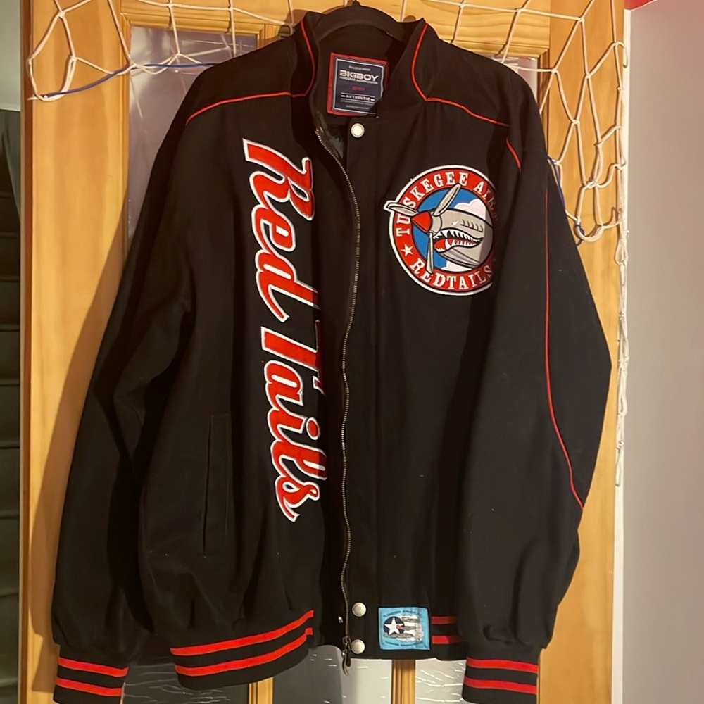 Men’s Black & Red Tuskegee Airmen Red Tails Bomber Jacket size 2x matching hat.